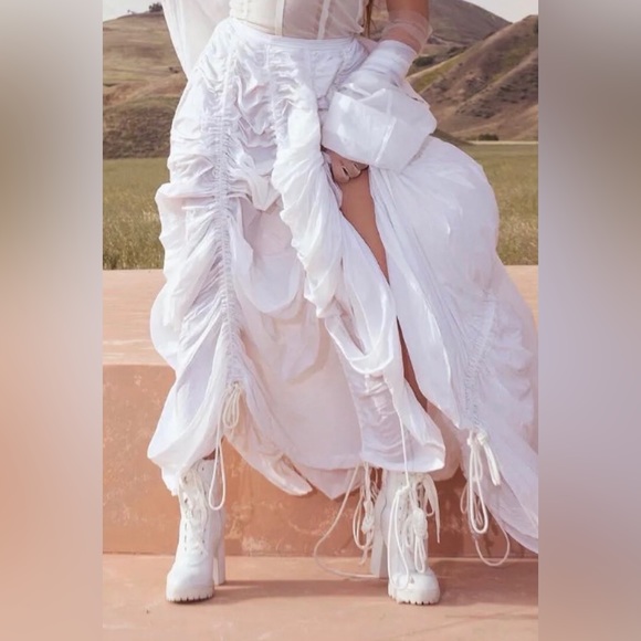 Very unique skirt - Picture 4 of 5